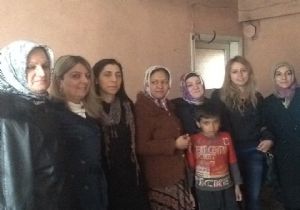 Anneler Gününü mültecilerle kutladılar